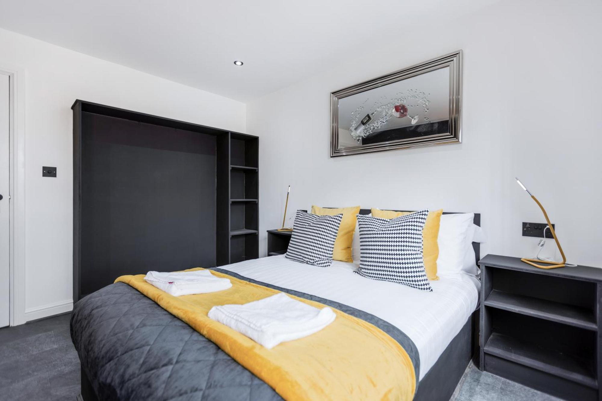 Two Bed Modern Apartment 5Min Walk To Town Centre With Free Parking ! Under New Management Блэкпул Экстерьер фото