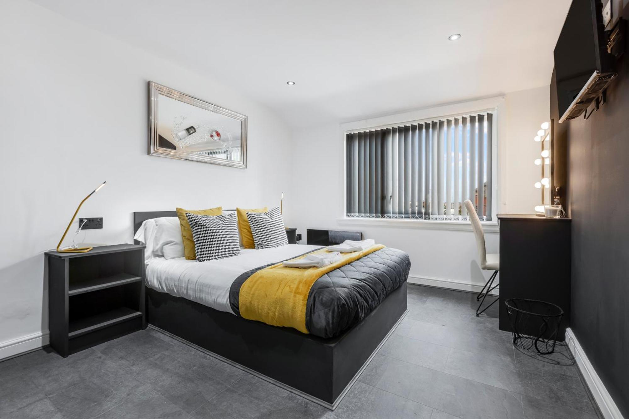 Two Bed Modern Apartment 5Min Walk To Town Centre With Free Parking ! Under New Management Блэкпул Экстерьер фото